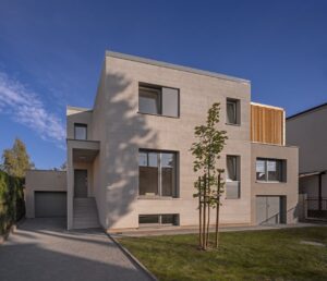 Baumit_Dom_Szczotkowany_Swarzedz_1471_01_cropped_1_m-300x258 Nowe życie starego domu. Termomodernizacja jako alternatywa dla budowy od zera