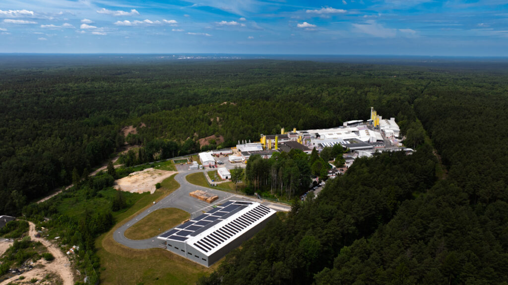 Realizacja2-1024x576 Transformacja energetyczna przemysłu nabiera tempa. Hymon zrealizował kompleksowy projekt dla Henkel
